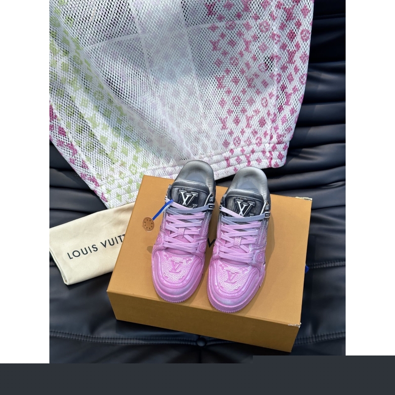l**is V*t*n sneakers